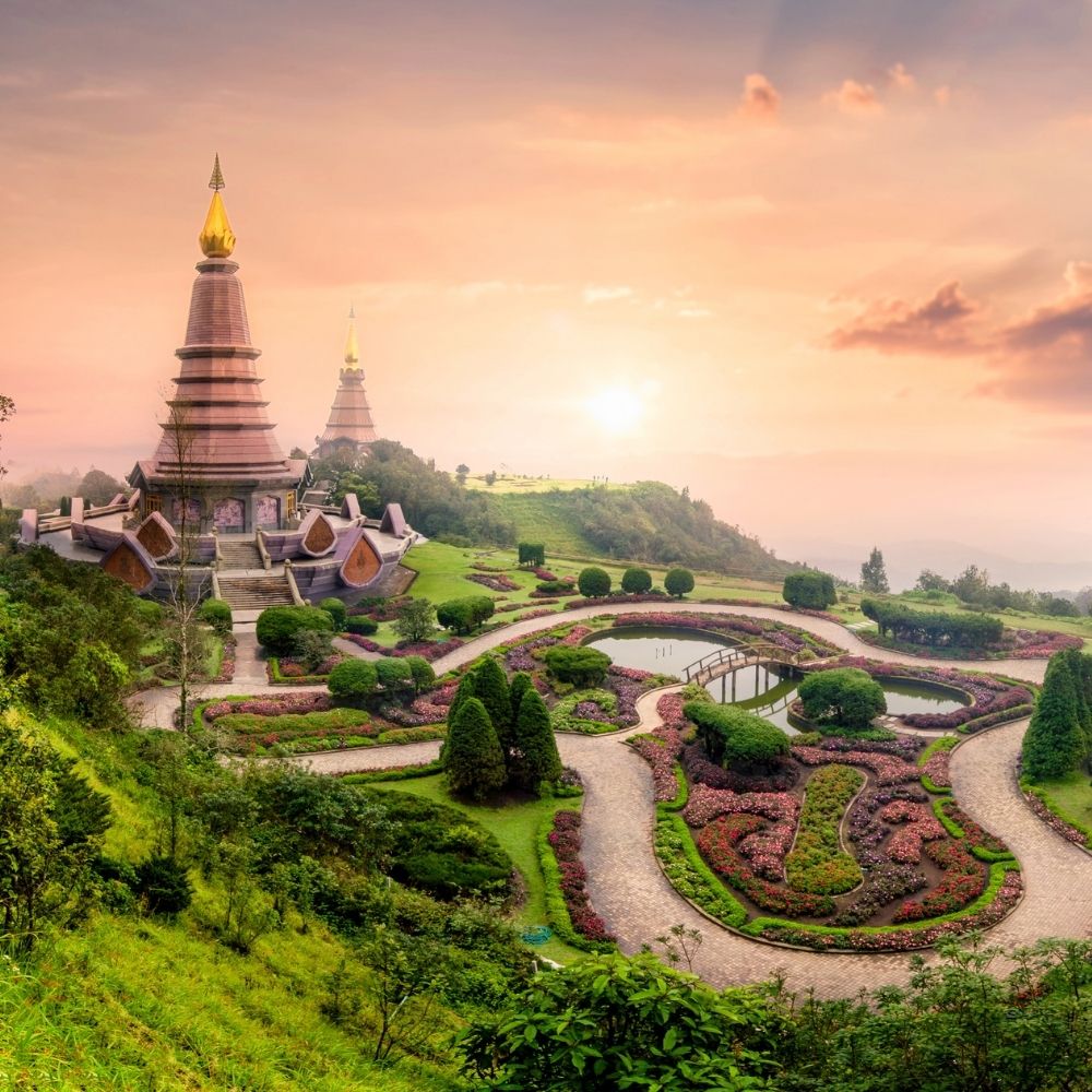 visit-pagodas-thailand-tours-and-travels-cosima-holidays